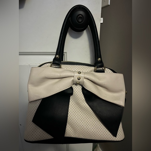 Betsey Johnson Handbags - Betsy Johnson Purse